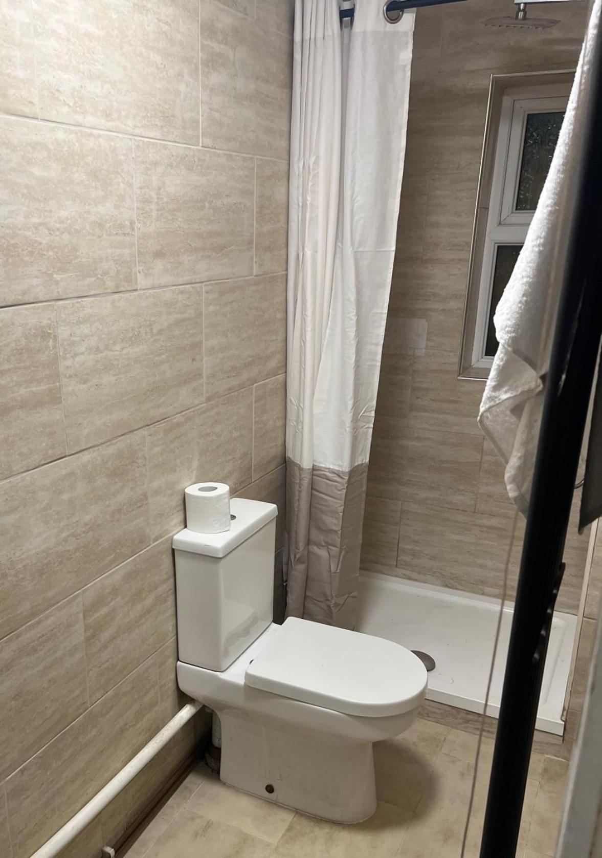 New Flat, Own Bathroom, Sitting Room & Large Bedroom - Walsall Bescot Bagian luar foto