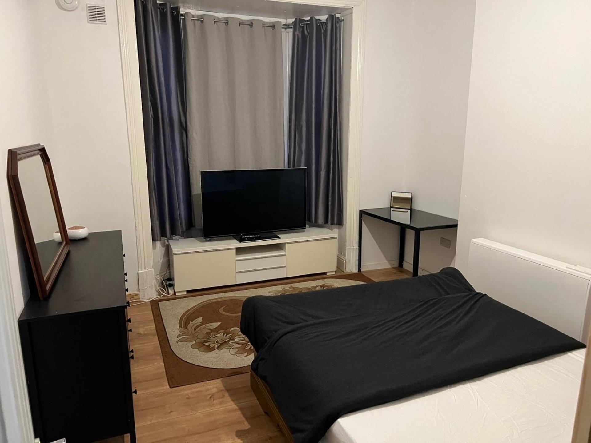 New Flat, Own Bathroom, Sitting Room & Large Bedroom - Walsall Bescot Bagian luar foto